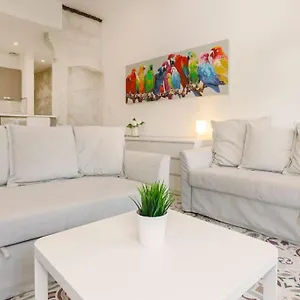 studio-place-de-lhorloge.fr-provencehotel.com/