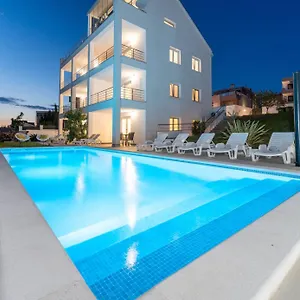  Apartment Deluxe Carlotta
